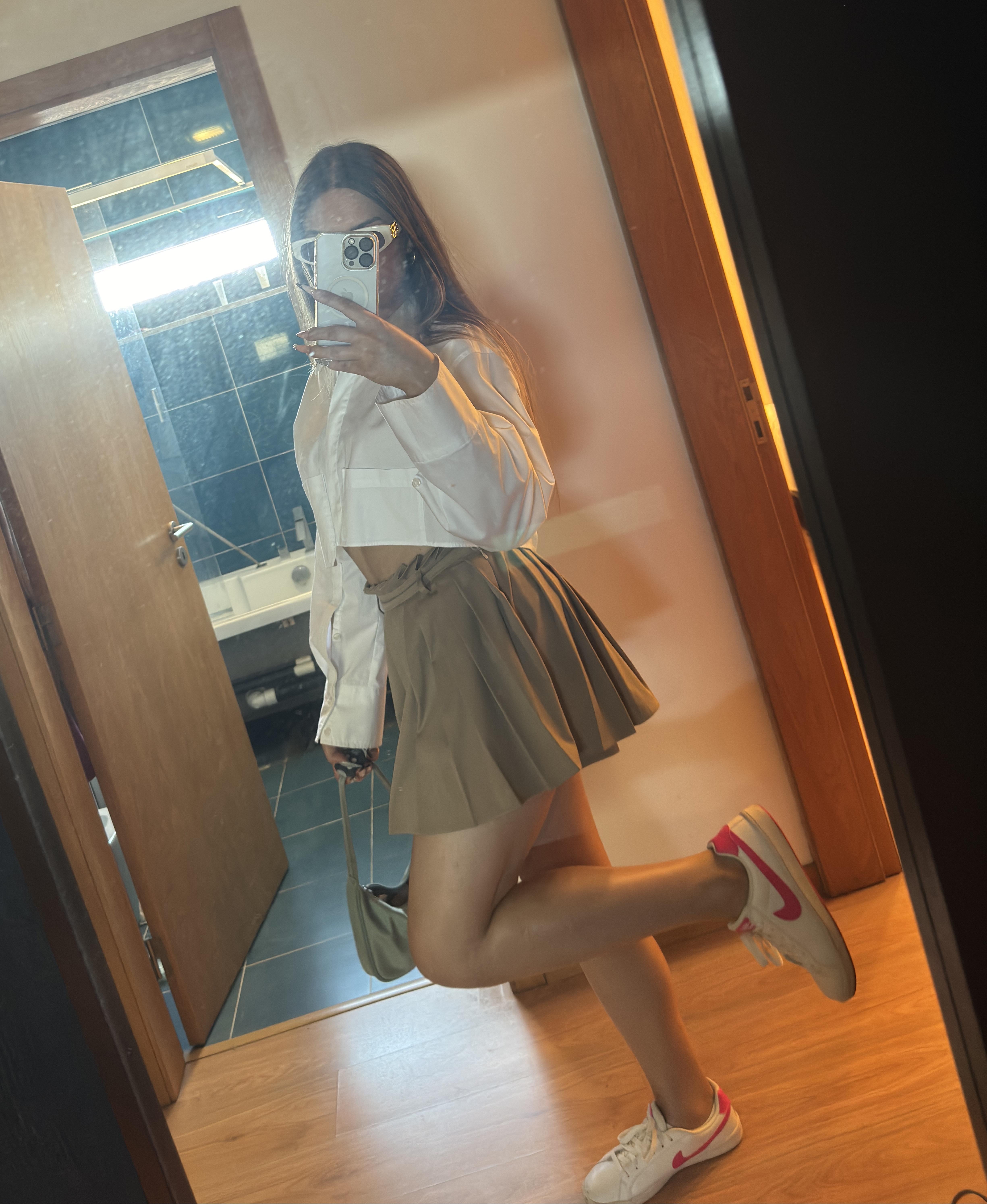 1729475725[deleted]937