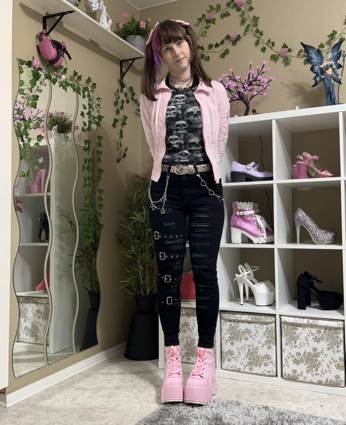 1762513055pingoutfits304