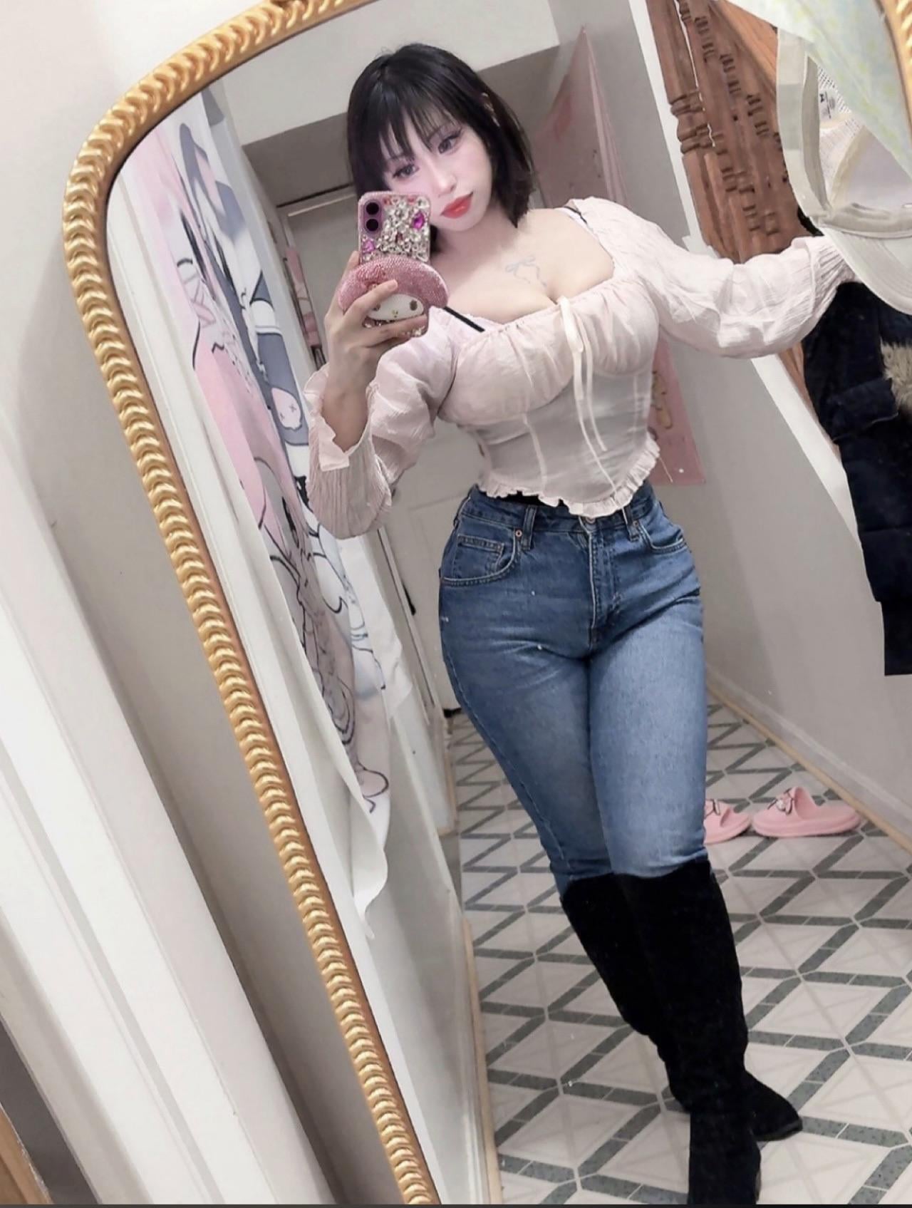 1770954522YunaGisel19