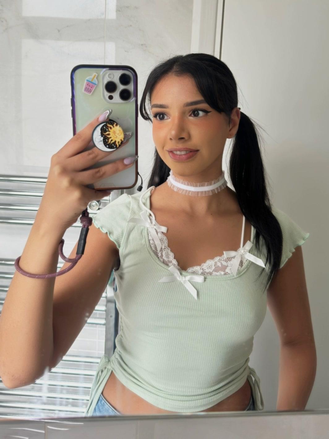 1778952296sexy-slut181