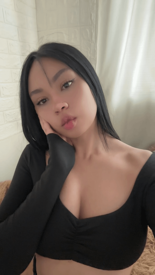 1783298090AlluringGurl6