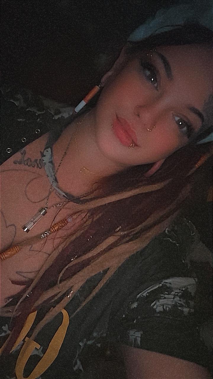 1783685090thequeenre1gnn560