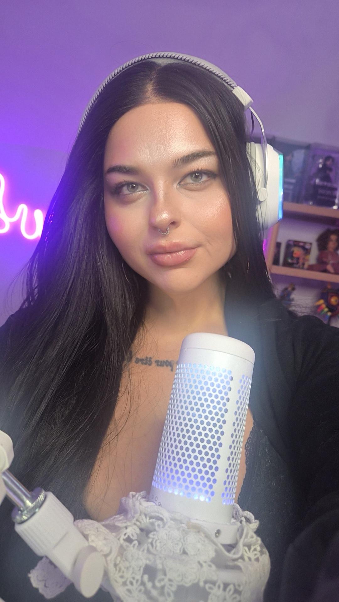 1783995191juicythickpeaches109