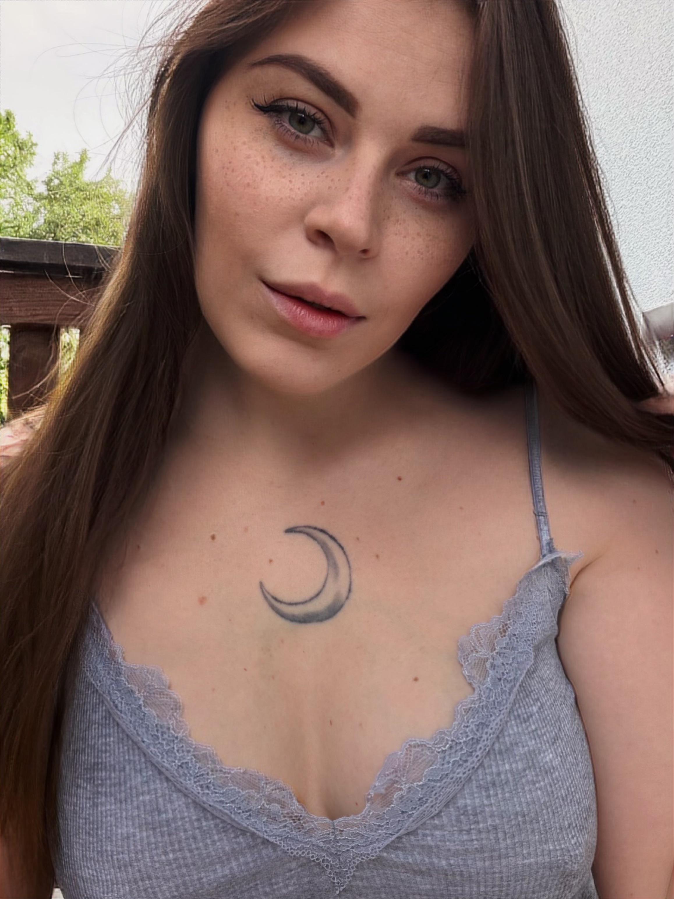 1784047099Juli_moon_official1